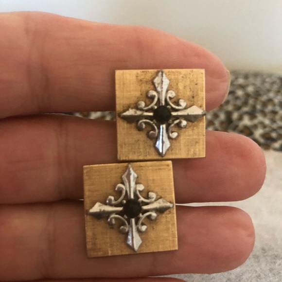 Vintage cuff link 3/$15 - Picture 2 of 3